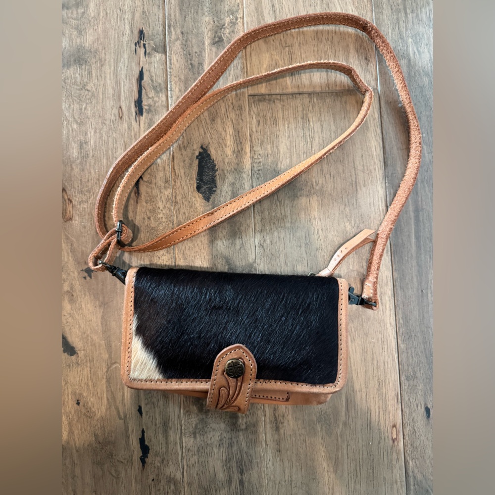 STS Leather Crossbody Wallet Bag